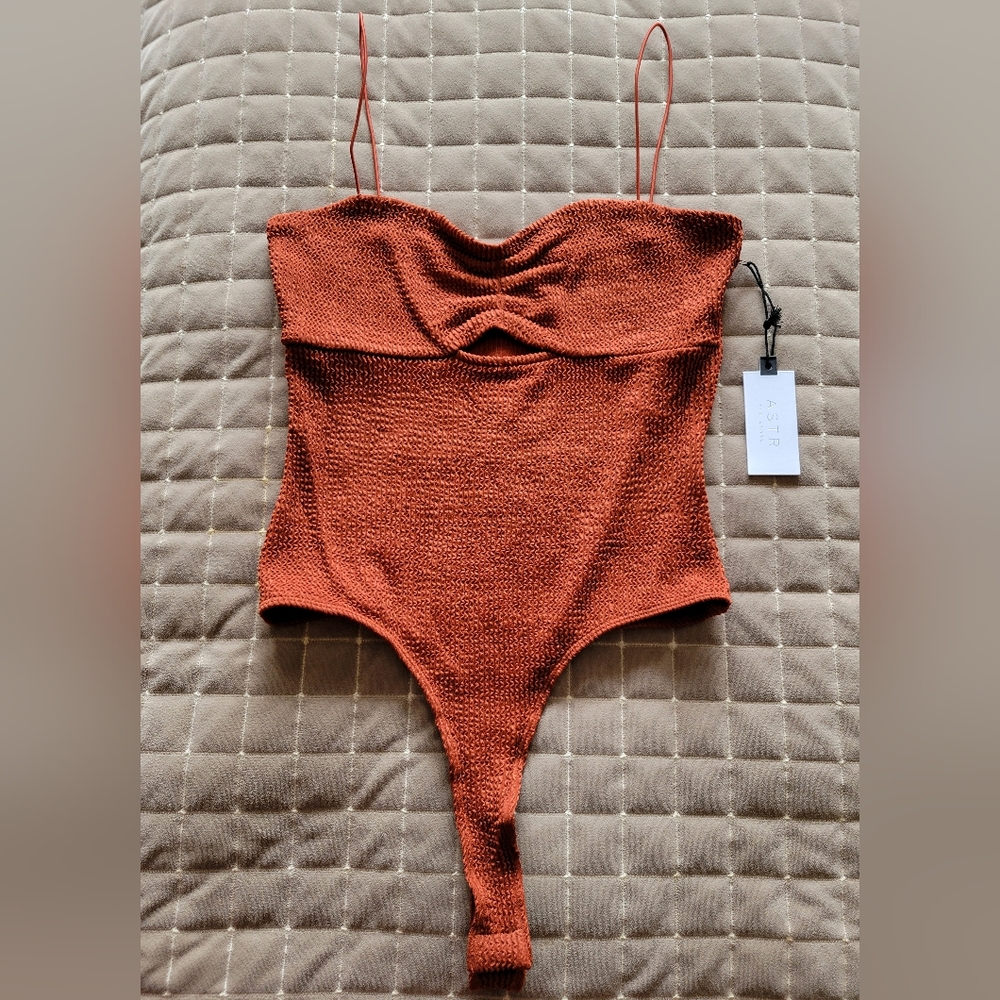 NWT: ASTR Textured Rust Bodysuit